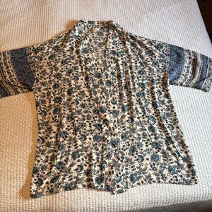 Good Hart Floral Short Sleeve Kimono